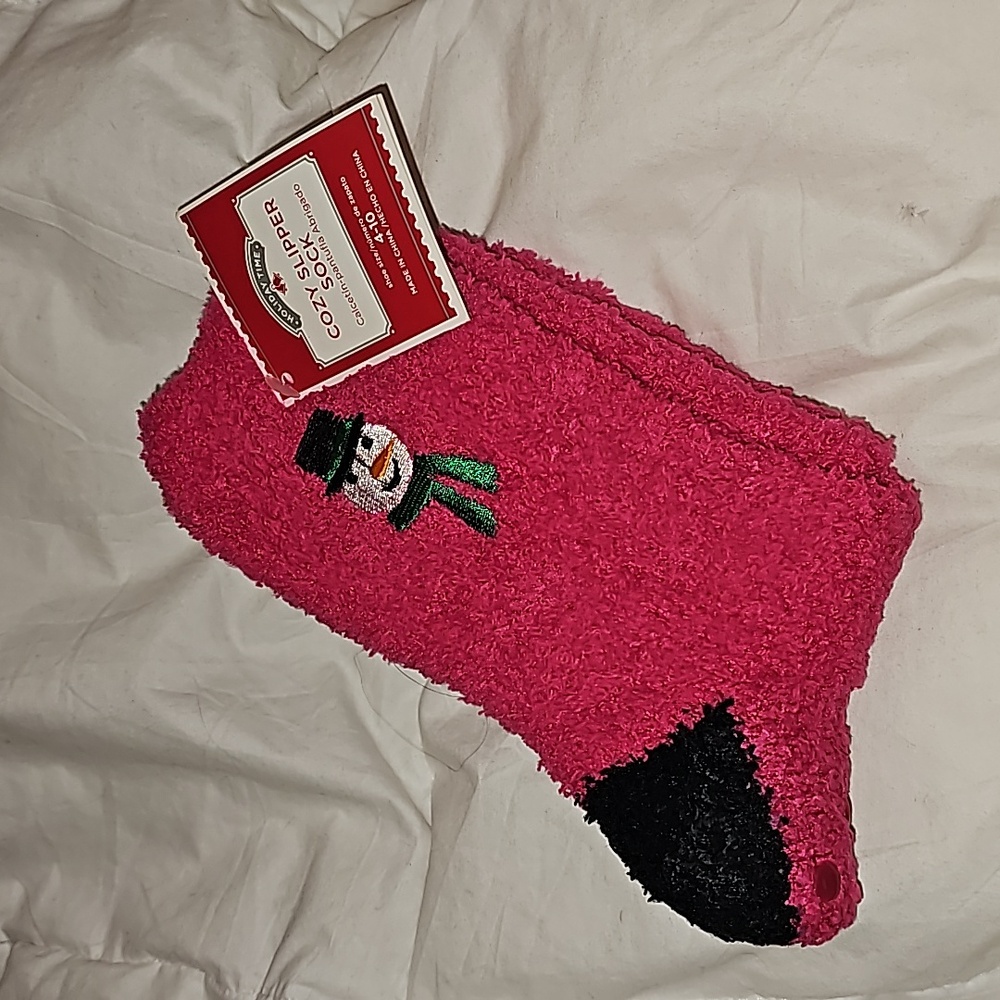 Womens Cozy slippers socks. Nwts sz 4 to 10